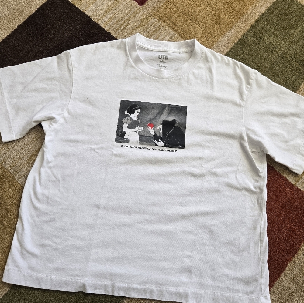 Disney X Uniqlo Magic For All UT Graphic T-Shirt Snow White Women's XS